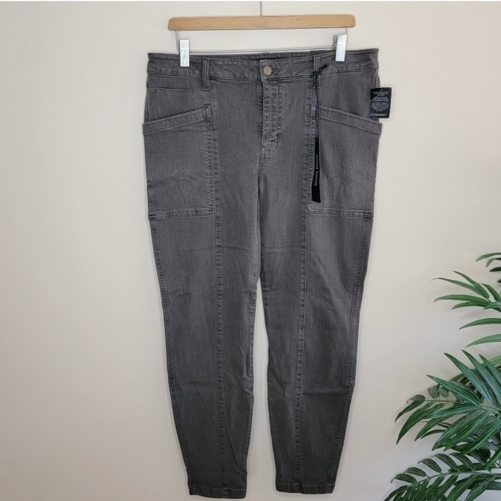 NWT Liverpool The Ankle Cargo Skinny Jeans in Cypress Dark Olive Size 14/32